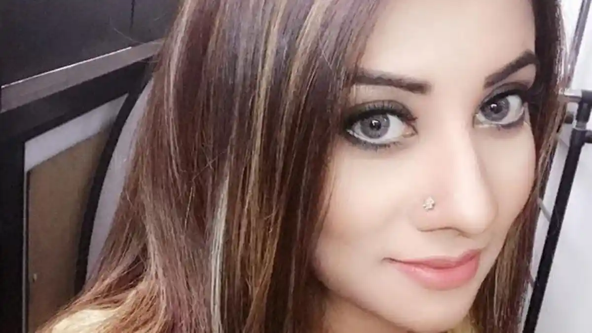 Astaga! Model Cantik Ini Gantung Diri Saat Lagi Video Call dengan Suami
