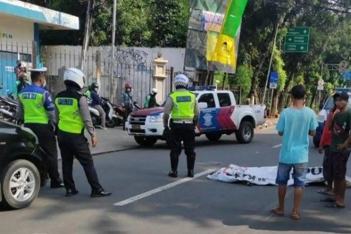 Kecelakaan Maut Pukul 08.30 WIB, Seorang Pemulung Tewas, Bus Transjakarta Tabrak Motor Bergerobak
