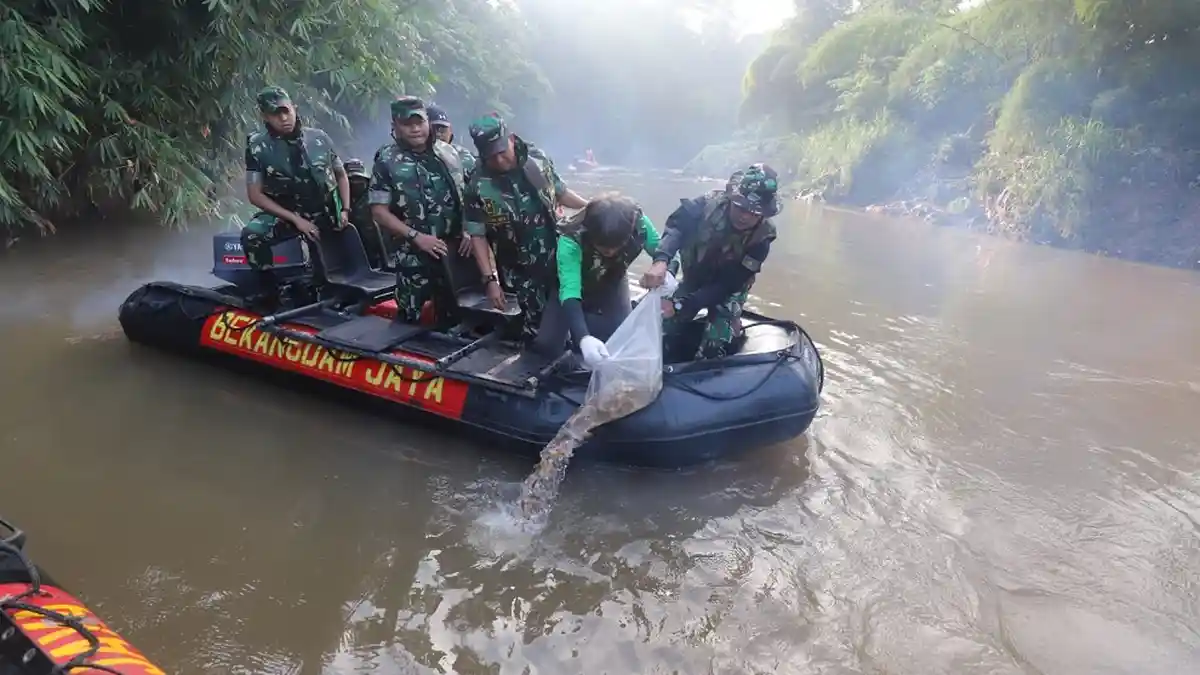 Sungai Masih Jadi Tempat Sampah Raksasa, PPLI Geber Ciliwung