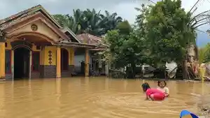 Desa-Pulau-Kayu-Aro-Kecamatan-Sekernan-Kabupaten-Muaro-Jambi-terendam-banjir.jpg
