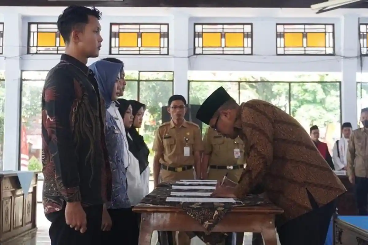 Bupati Batang Serahkan 109 SK ASN, Ingatkan Soal Profesionalitas