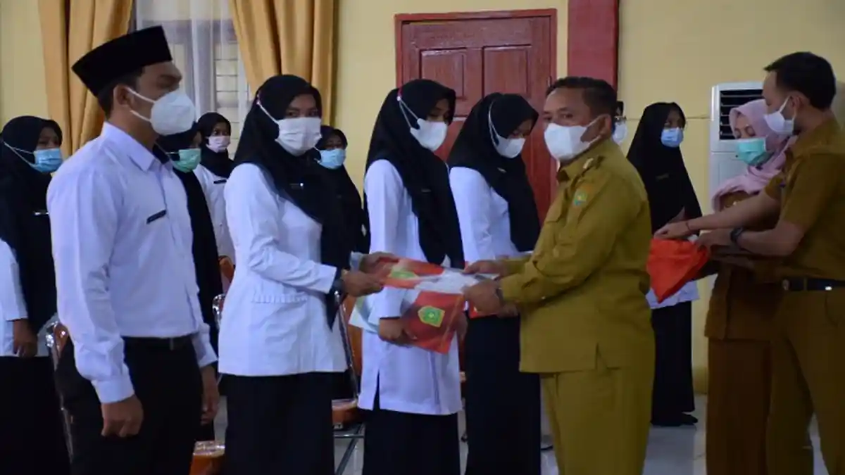 Wali Kota Subulussalam Serahkan 183 SK CPNS Formasi 2019