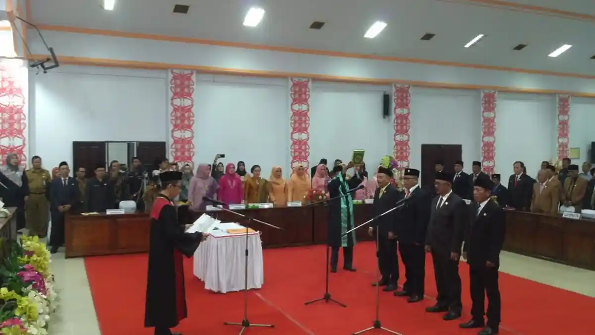 Resmi Dilantik, Pimpinan DPRD Ketapang Komitmen Jalankan Fungsinya
