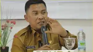 lh-Sekda-Kabupaten-Gorontalo-Haris-Tome-saat-memberikan-materi.jpg