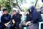 Pemakaman Istri Tukul