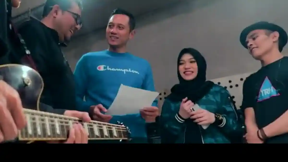 Sehari Diluncurkan, Lagu 
