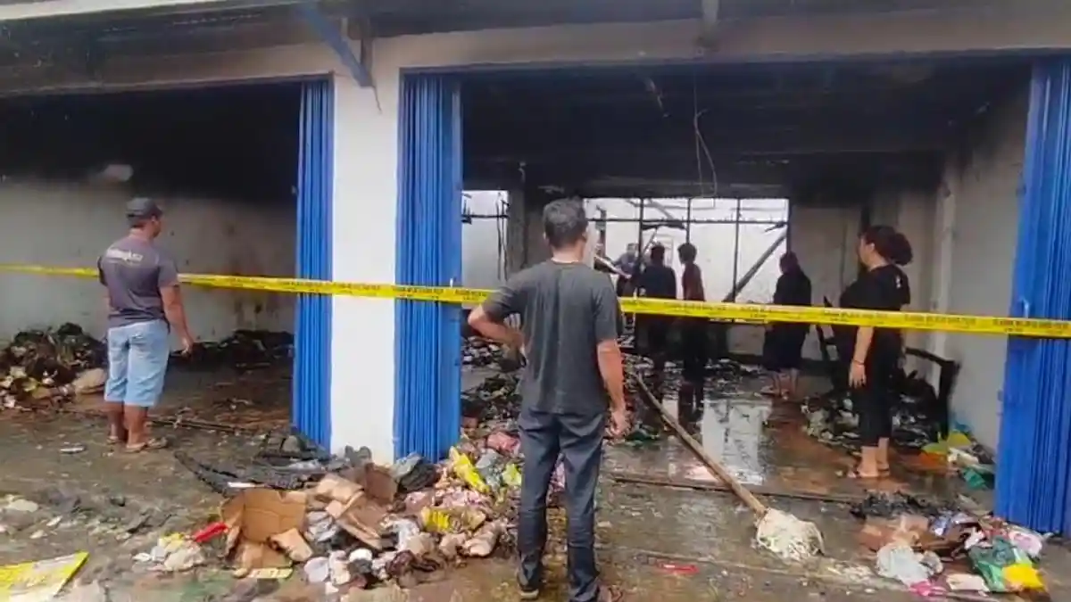 Diduga Korsleting Listrik, Ruko Pedagang Sembako di Kepahiang Hangus Terbakar