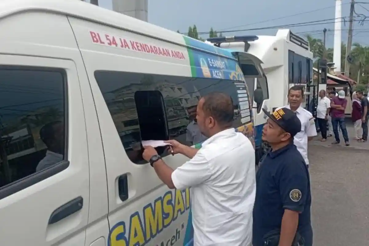 Tak Sempat ke Kantor, Bayar Pajak Kendaraan Bermotor di Bireuen juga Bisa via Mobil Samsat Keliling