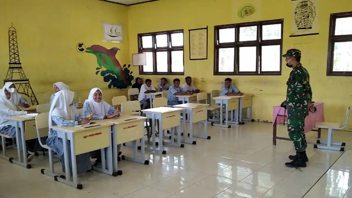 Babinsa Sosialisasikan Penerimaan Prajurit TNI AD di Aceh Utara