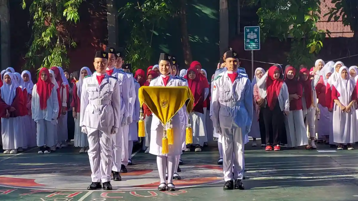 Sekolah Islam Athirah Gelar Upacara HUT ke-78 RI dari Tiga Wilayah