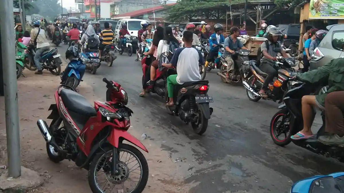 KECELAKAAN DI BATAM - 2 Motor Tabrakan di Dapur 12 Batam, 3 Pelajar Luka-luka