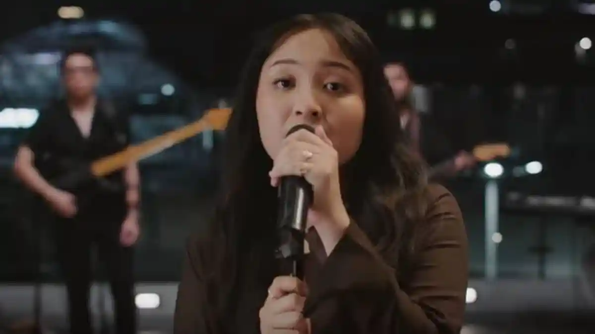 3 Lagu Populer Bernadya, Untungnya Hidup Harus Tetap Berjalan hingga Berlari, Disertai Chord Gitar