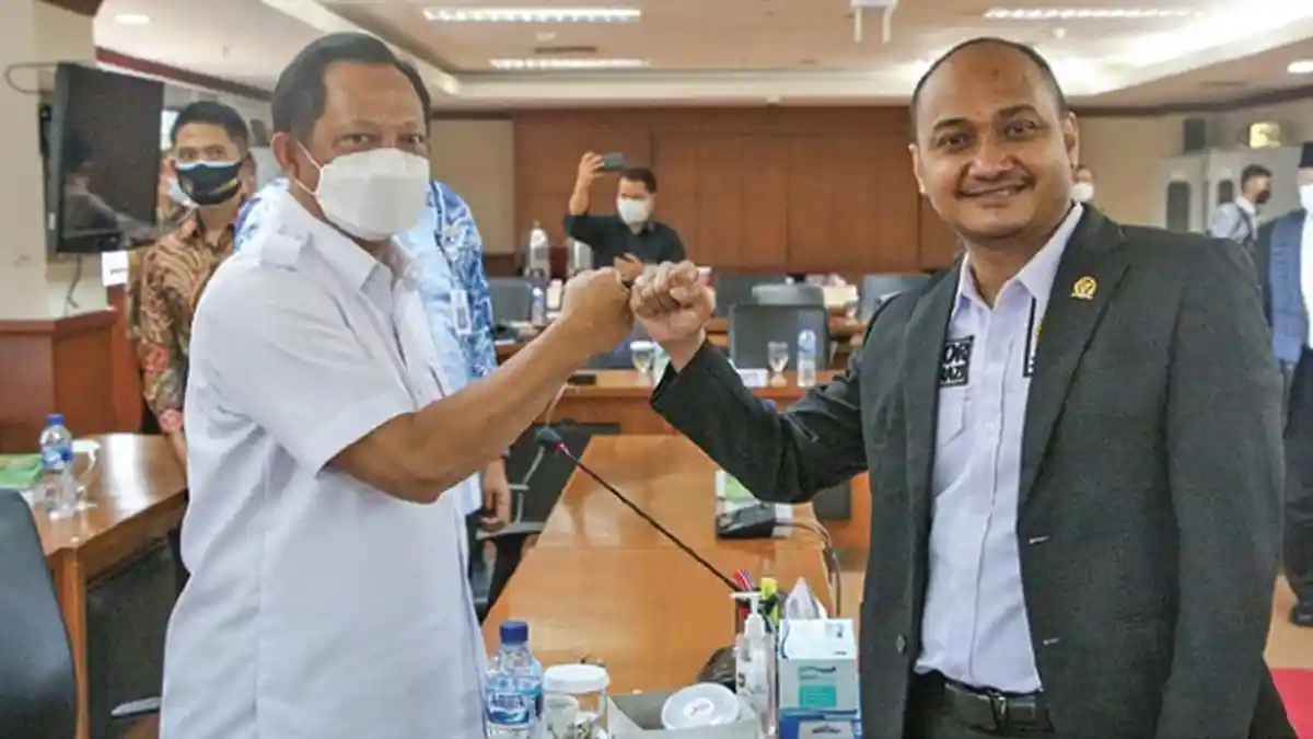 Ketua Komite I DPD RI, Fachrul Razi Pimpin Rapat, Ini Kesimpulan Raker dengan Mendagri