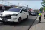 Jalur-Lintas-Berastagi-Medan-padat-di-Hari-Idul-Fitri_.jpg