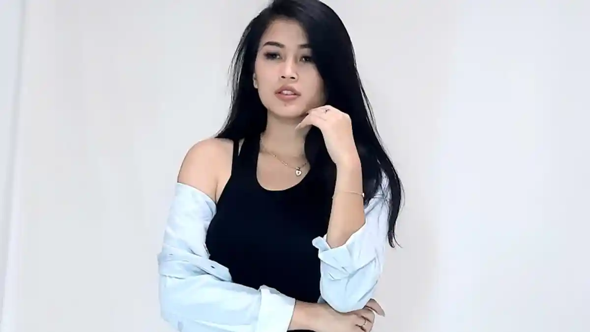 Gara-gara Mengejar Ahmad Dhani Manggung, Ovi Sovianti Sampai Lupa Pulang dan Jadi Pengamen Jalanan