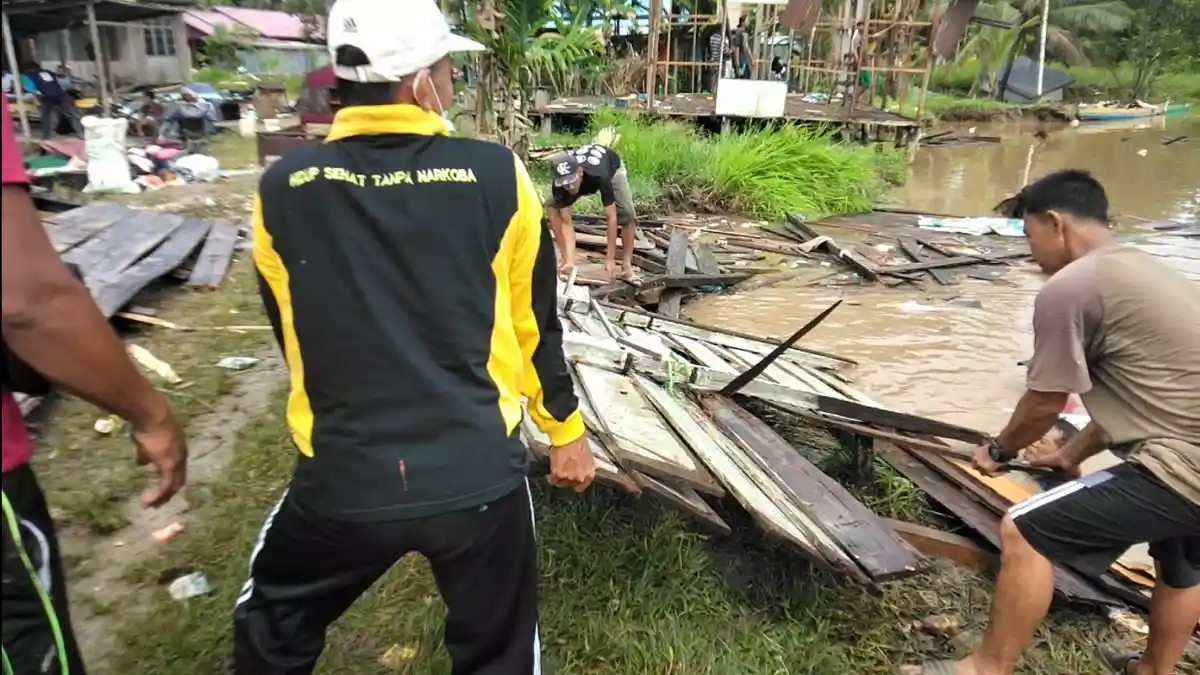 Longsor di Senyerang Tanjabbar, Sebuah Rumah Hanyut Terbawa Sungai