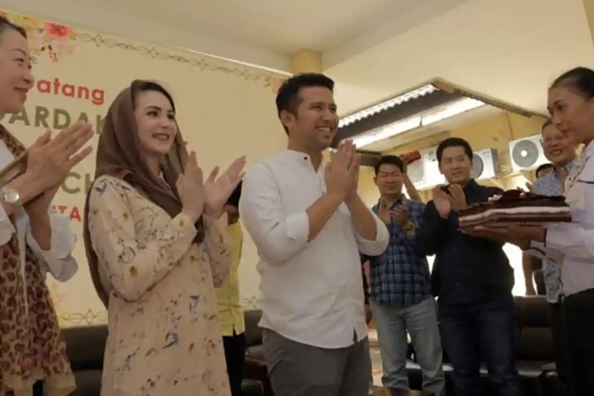 Mengulik Sisi Lain Emil Dardak, Begini Sosoknya Sebagai Suami di Mata Sang Istri, Arumi Bachsin