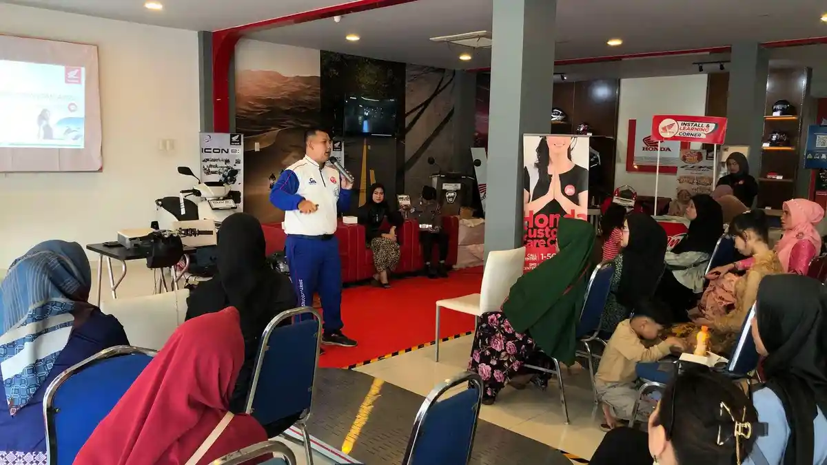 Honda Ajak Perempuan Batam Lebih Peduli Keselamatan Berkendara Lewat Simulasi Interaktif