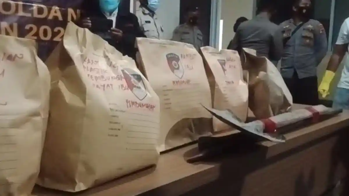 Jenazah Astri dan Lael Dibawah RB Kelilng Kota Kupang
