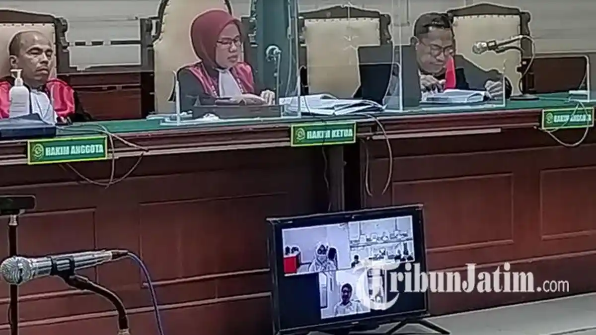 SEDANG BERLANGSUNG Sidang Vonis Eks Kadispendik Jatim Syaiful Rachman ...