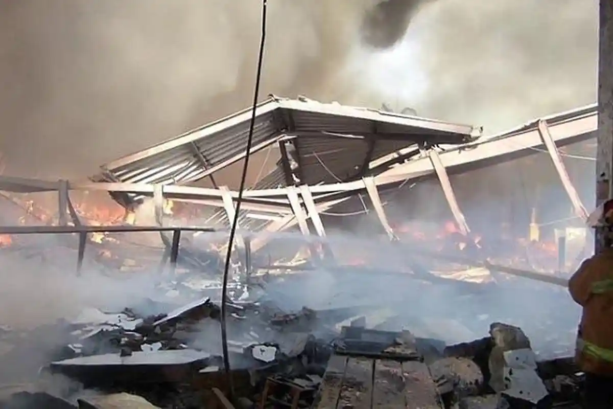 Pedagang dan Petugas Pemadam Sesak Napas saat Kebakaran Pasar Kutoarjo Purworejo, Asap Terlalu Pekat