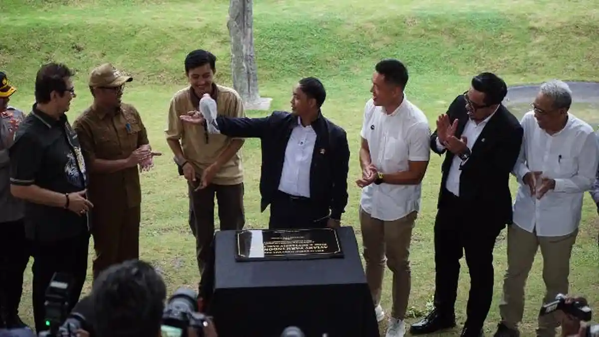 Grand Opening Aviary Park Indonesia, Bird and Butterfly Sanctuary