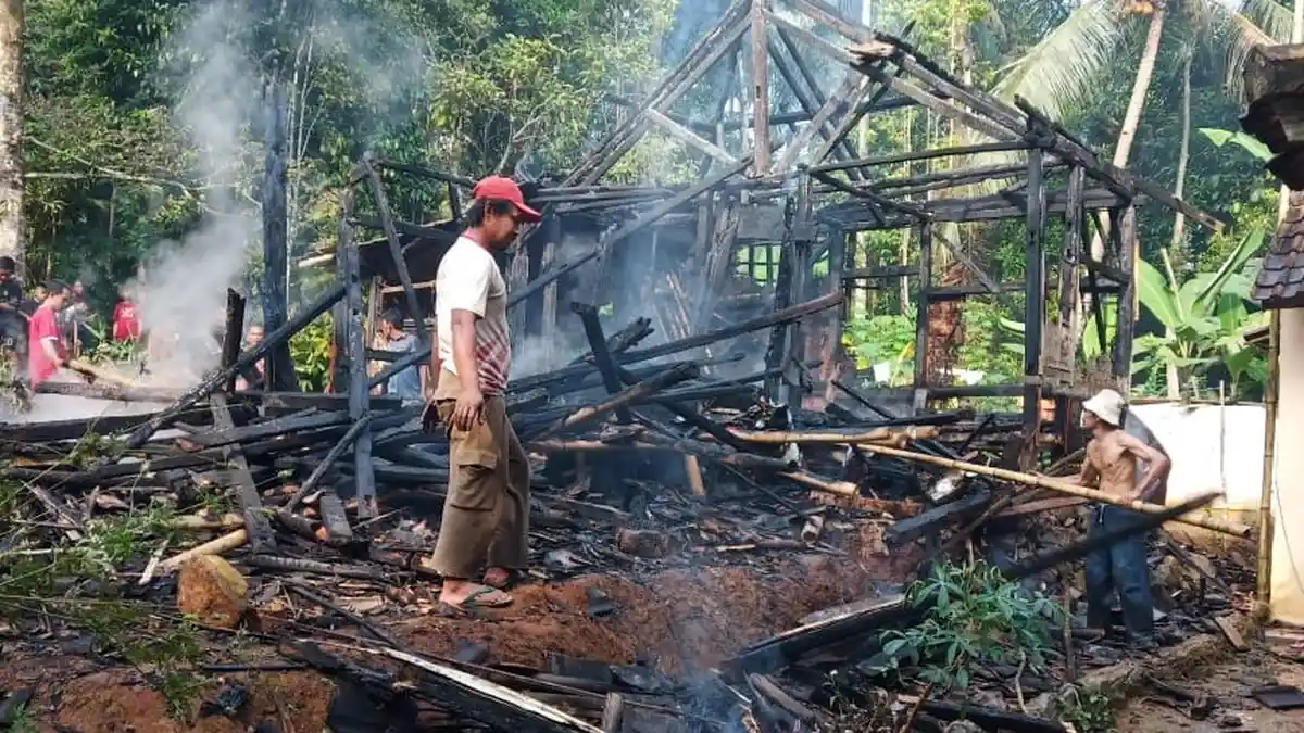 Rumah di Ciomas Kabupaten Serang Terbakar, Pemilik Berusia 70 Tahun Selamat