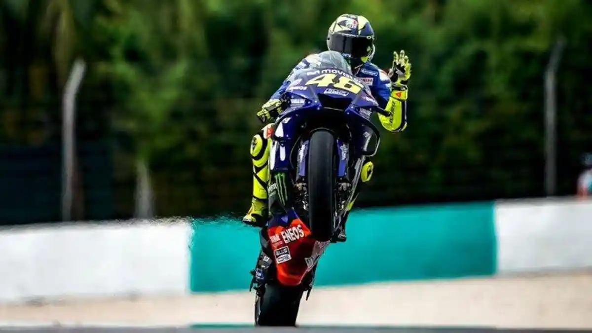Respons Valentino Rossi Setelah Disanjung Rival karena Tak Kelewat Agresif
