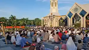 sholat-Idul-Adha-di-Masjid-Agung-Baitul-Faizin.jpg