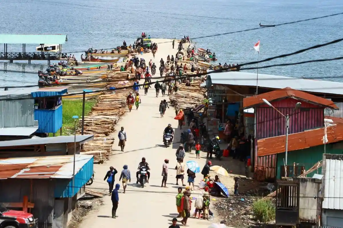 Beri Rasa Aman dan Nyaman kepada Warga Paniai, Personel Polres Tingkatkan Patroli Rutin