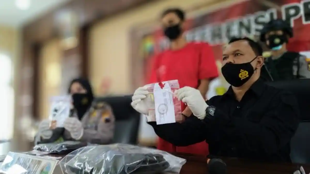 Febrianda Harus Berpisah dari Istri yang Dinikahi 3 Bulan lantaran Dicokok Polisi Gara-gara Sabu