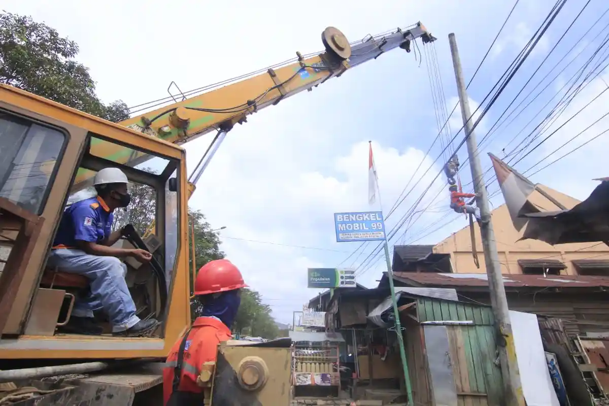 Warga Setuju Tiang Listrik Dipindah Demi Proyek Peningkatan Drainase Antisipasi Banjir Samarinda