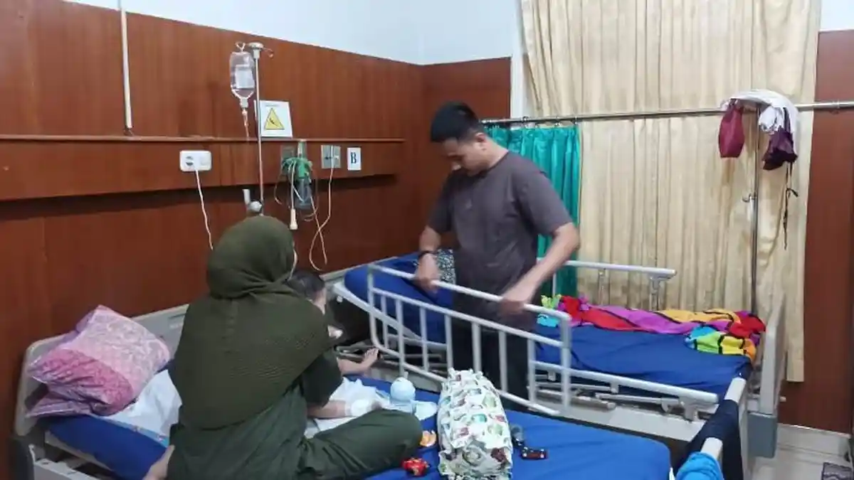 Bayi Tertembak Peluru Nyasar di Bandar Lampung, Atap Rumah Ada yang Jebol