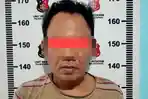 mat-saleh-46-saat-diamankan-bersama-barang-bukti-sabu-yang-ditemukan-di-rumahnya.jpg