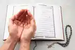ilustrasi-berdoa-agar-selamat-dunia-akhirat.jpg