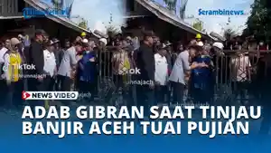 Adab-Gibran-Tinjau-Banjir-Aceh-Bungkukan-Badan-ke-Tokoh-Masyarakat.jpg