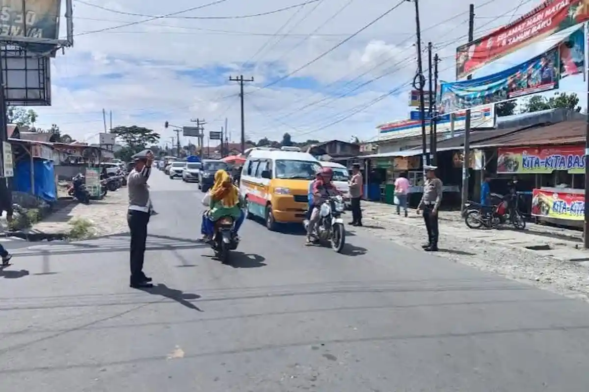 Arus Lalu Lintas di Simpang Tiga Sitinjo Masih Ramai Lancar, Polisi Prediksi Arus Balik Hari Minggu