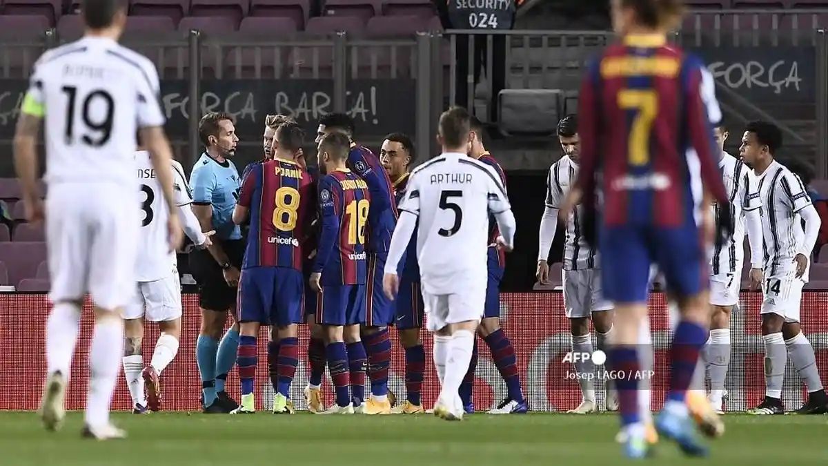 Ronald Koeman Ungkap Penyebab Barcelona Kalah dari Juventus 0-3 di Kandang Sendiri