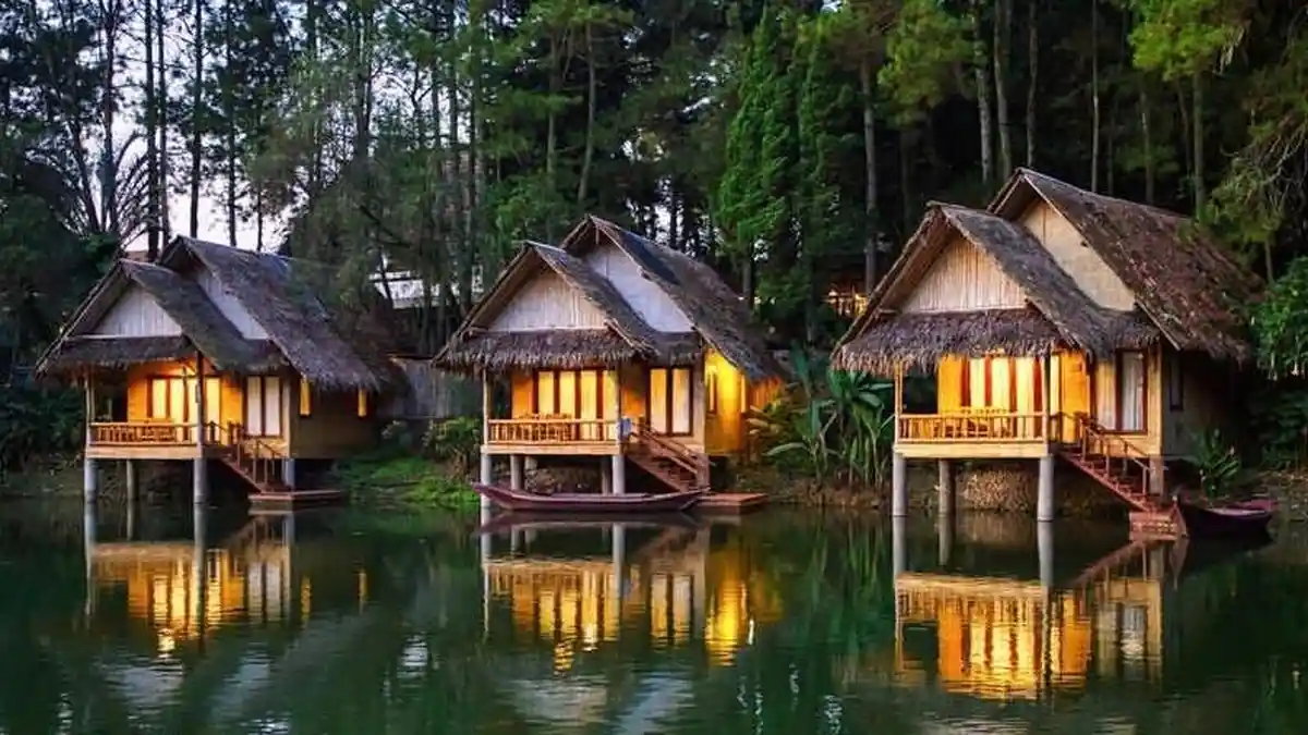 Kampung Sampireun, Wisata Garut Instagramable yang Cocok Dikunjungi saat Libur Imlek