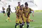Mitra Kukar Vs Arema FC, Berawal dari Situasi Bola Mati, Mitra Kukar Unggul Sementara dari Tim Tamu