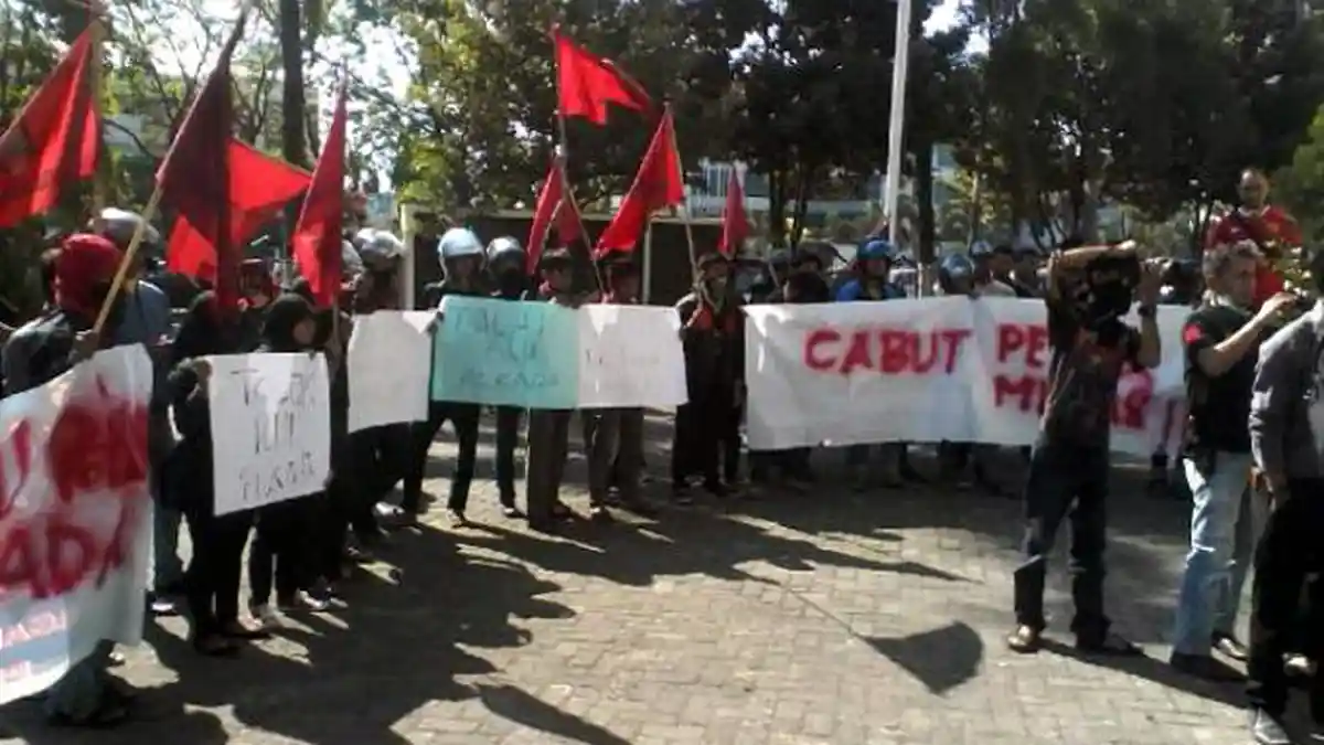 Ikatan Mahasiswa Muhammadiyah Demo DPRD Makassar Tolak RUU Pilkada