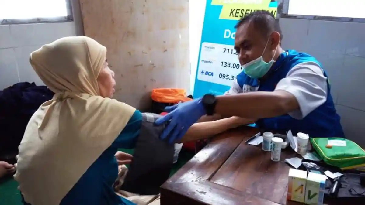 Peringati HUT ke 58, Bakti Karang Taruna Gelar Pengobatan Gratis di Kota Bogor