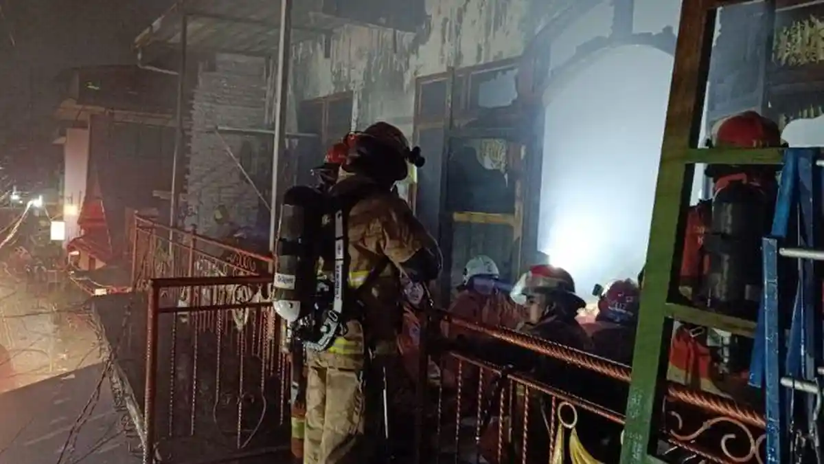 Terjebak di Dalam Rumah, Ayah dan Anak Tewas dalam Kebakaran di Surabaya