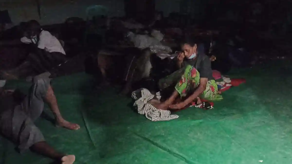 Listrik Padam, Petugas BPBD Flores Timur Hubungi PLN Tapi Sinyal Hilang