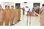 Bupati Pidie Jaya Lantik 7 Keuchik, Ini Pesan Nyak Syi