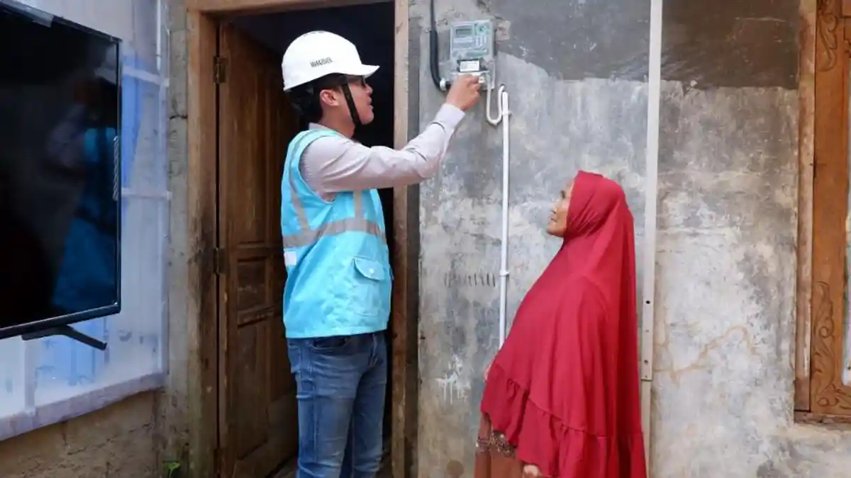Warnai Ramadan PLN Wujudkan Listrik Berkeadilan, 389 Keluarga Kurang Mampu Terima Sambungan Gratis 