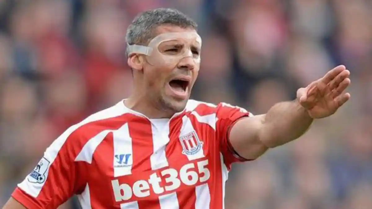 Striker Stoke City Ini Bosan Menjadi Satria Bertopeng