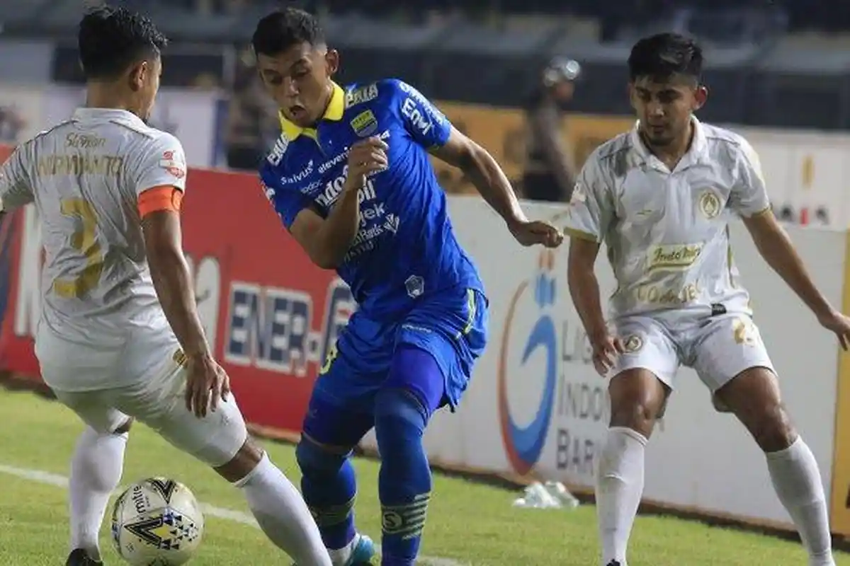 Gelandang Persib Bandung Abdul Aziz Kenang Kesuksesannya di PON 2016