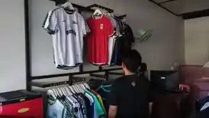 2026-05-30-Penjualan-jersey-tim-nasional-peserta-piala-dunia.jpg