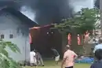 Video Viral Kebakaran Rumah Warga di Wundulako Kolaka Sulawesi Tenggara